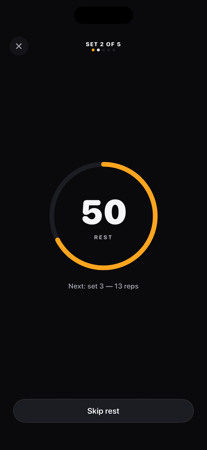 Rest timer counting down between sets with an amber progress ring